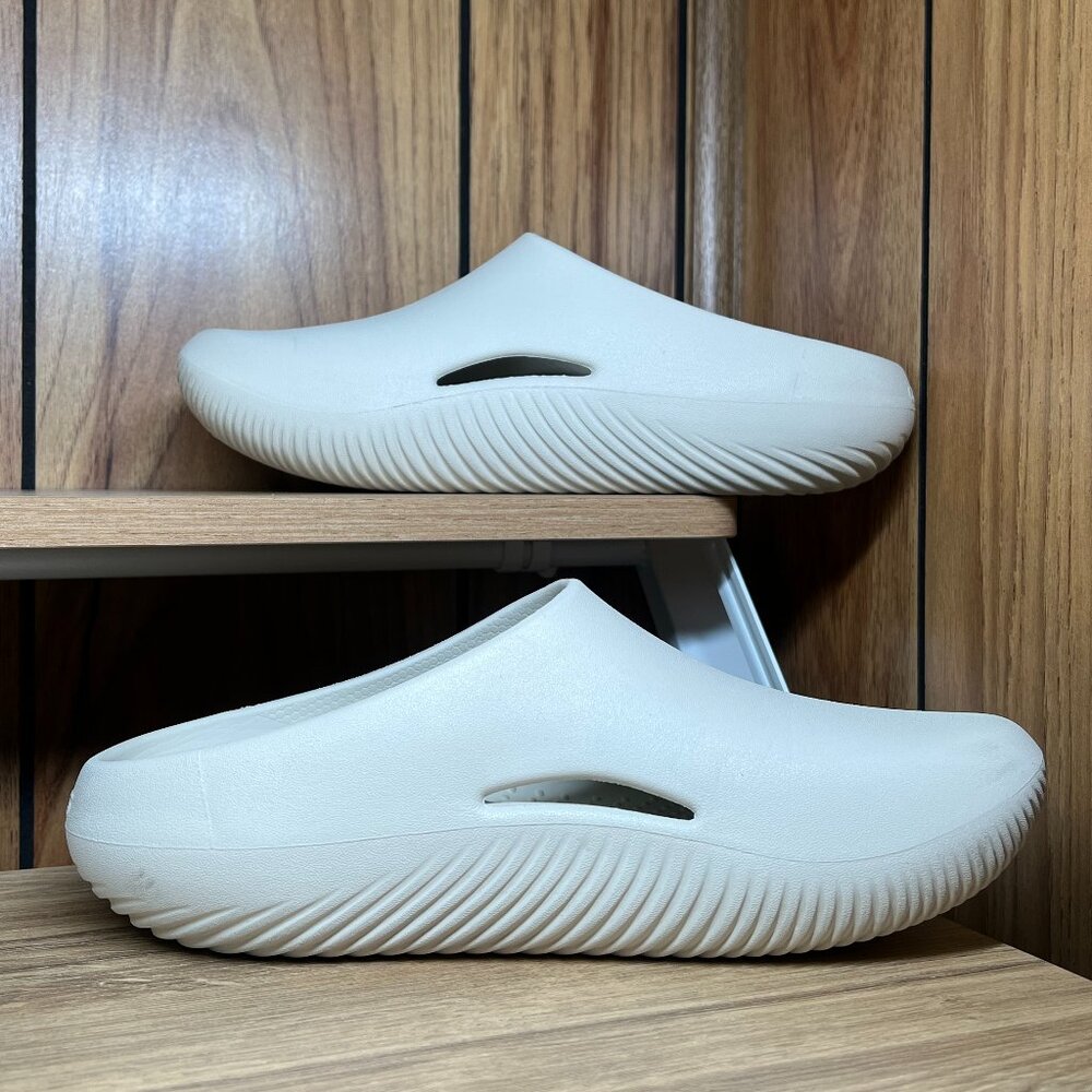 Crocs Mellow Recovery Clog Size W7/M5